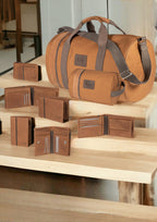 K2006UB | Borsone da Viaggio in Canvas di Cotone 100% /Vera Pelle, pieno fiore, Naked - Colore Cuoio, chiusura con lampo. Dimensioni: cm 45 x 25 x 28 - Confezione: Sacchetto in Tnt-4