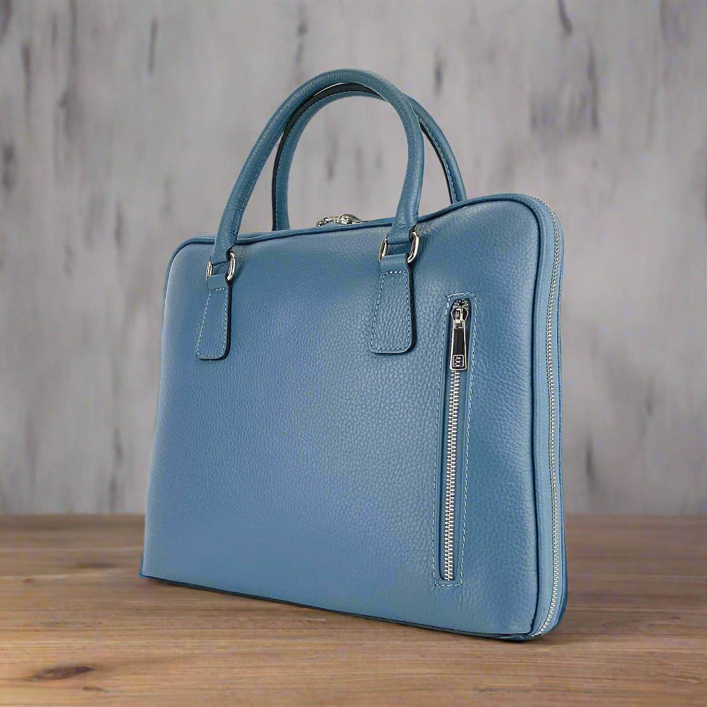 RB1019P | Cartella Business Unisex in Vera Pelle Made in Italy con tracolla removibile. Attacchi con moschettoni in metallo Nickel Lucido - Colore Avio - Dimensioni: cm 37 x 29 x 6,5-0