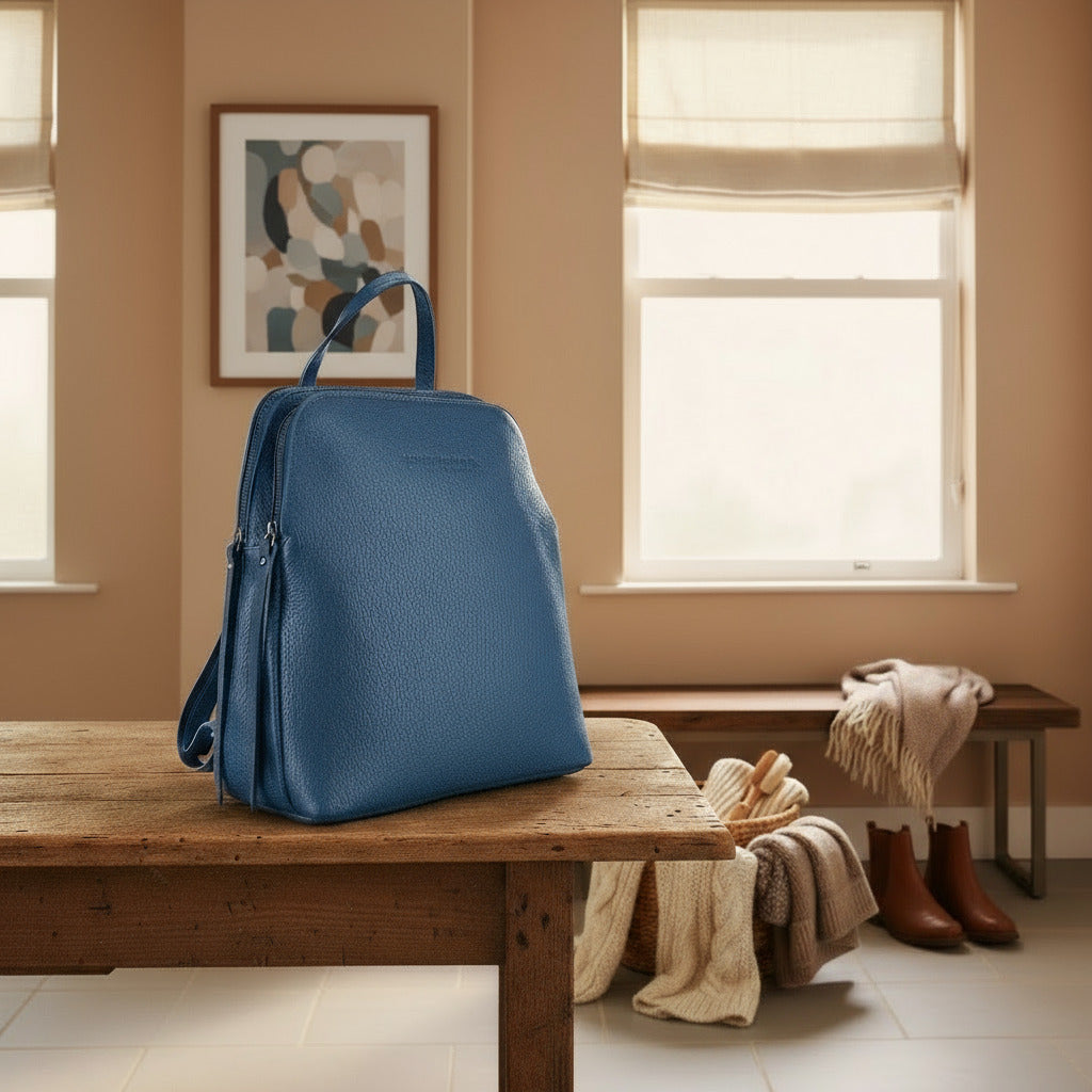 RB1018D | Siena Eleganza – The timeless Leather Backpack Blue- Colore Blu - Dimensioni: cm 26 x 30 x 14,5-0