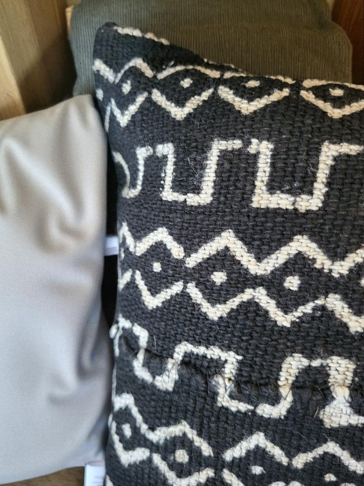 Mud-cloth Cushion Cover - Sahara lines - Black and White